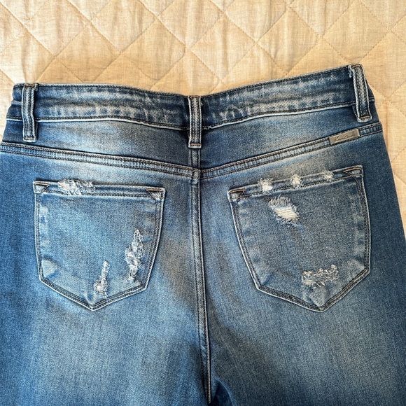 KanCan Estilo jeans with distressing, size 9/28 - Picture 3 of 8